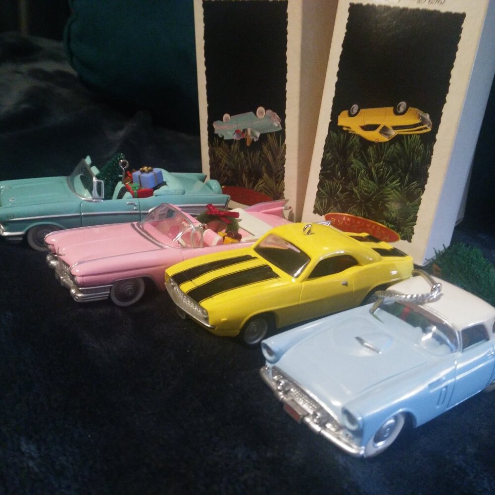 SET OF 4 VINTAGE Hallmark KEEPSAKE COLLECTORS SERIES classic cars ornaments